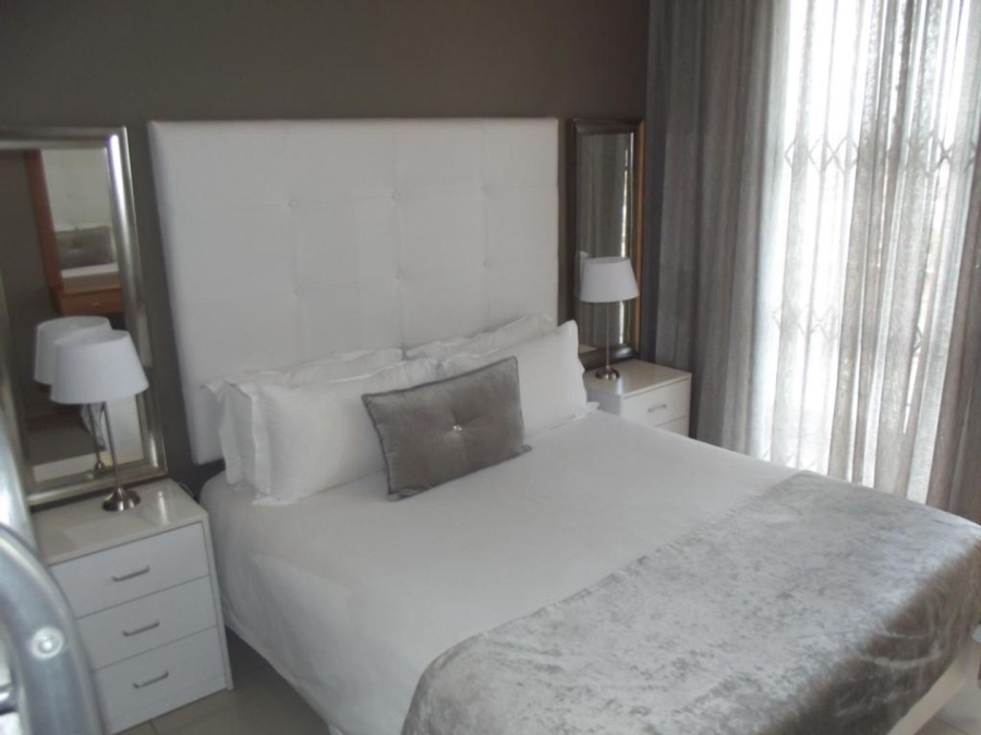 2 Bedroom Property for Sale in Beachfront Western Cape